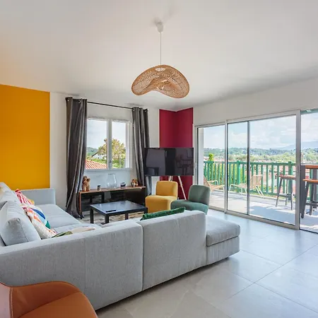 Apartment Bel Avec Terrasse Vue Rhune, Parking Et Proche Des Plages De