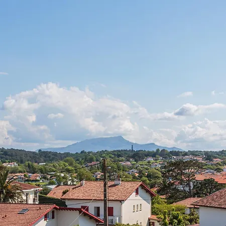 Bel Avec Terrasse Vue Rhune, Parking Et Proche Des Plages De Apartment Bidart